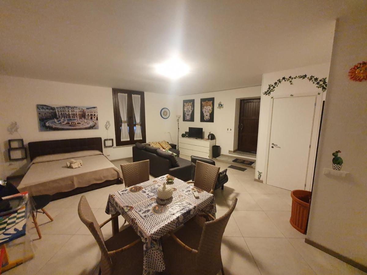 Aspettando Vossia Apartment Palermo Bagian luar foto